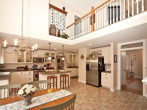 4th image of 4737 Stockbridge Dr