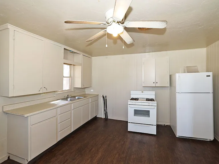 106 N Virginia St — Photo 13