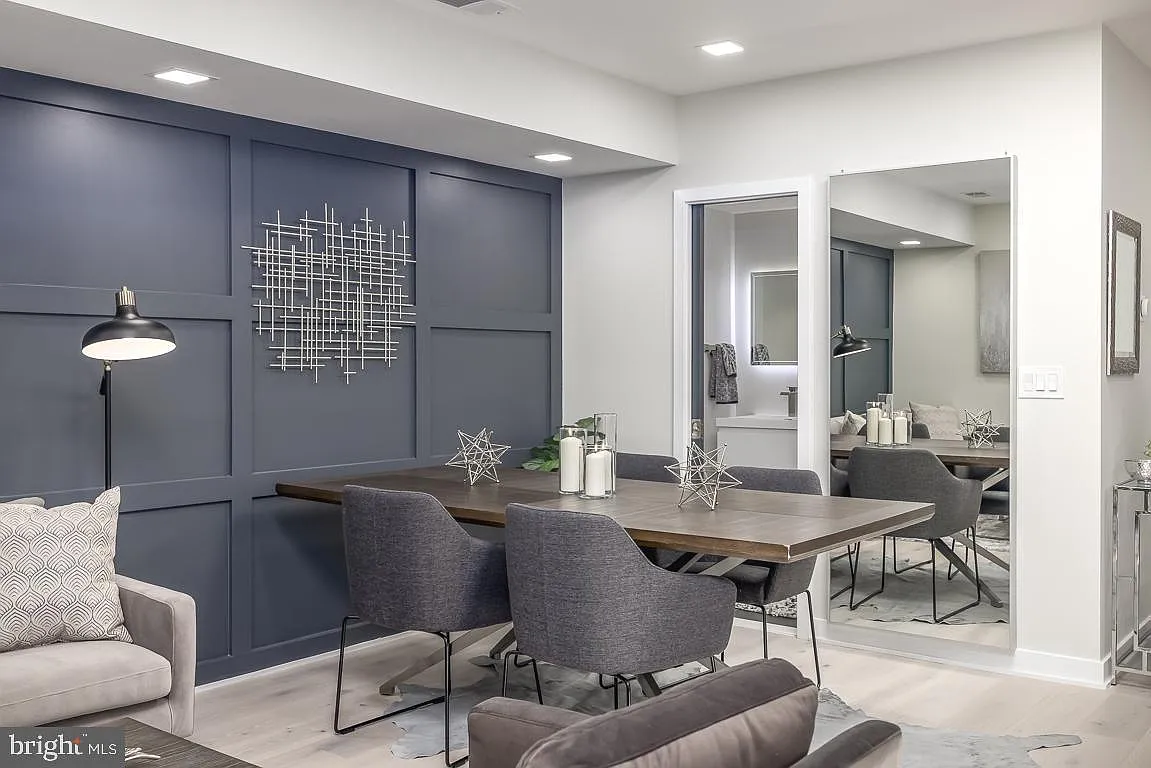 2 bed, 810 sqft, $2,950 — Photo 2