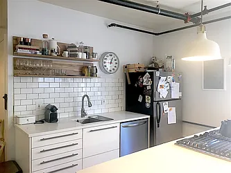 Rented by R New York