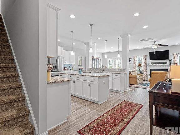 5th image of 532 Barneswyck Dr