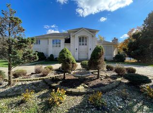 15241 Waverly Ave, Midlothian, IL 60445