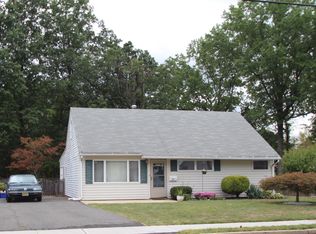 21 Sturgis Rd, Edison, NJ 08817