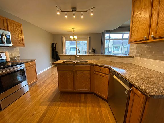 4th image of 877 N Cumberland Ln