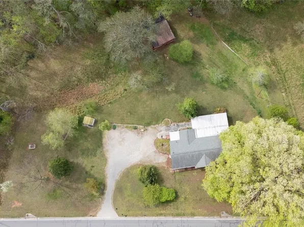 2704 County Line Rd NW, Acworth, GA 30101