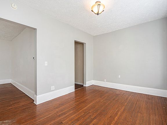 2nd image of 460 Lafayette Ave SE #460