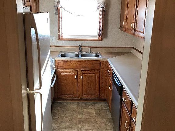 4th image of 3227 Lupine Dr