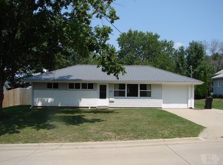 409 E Green St, Mount Pleasant, IA 52641