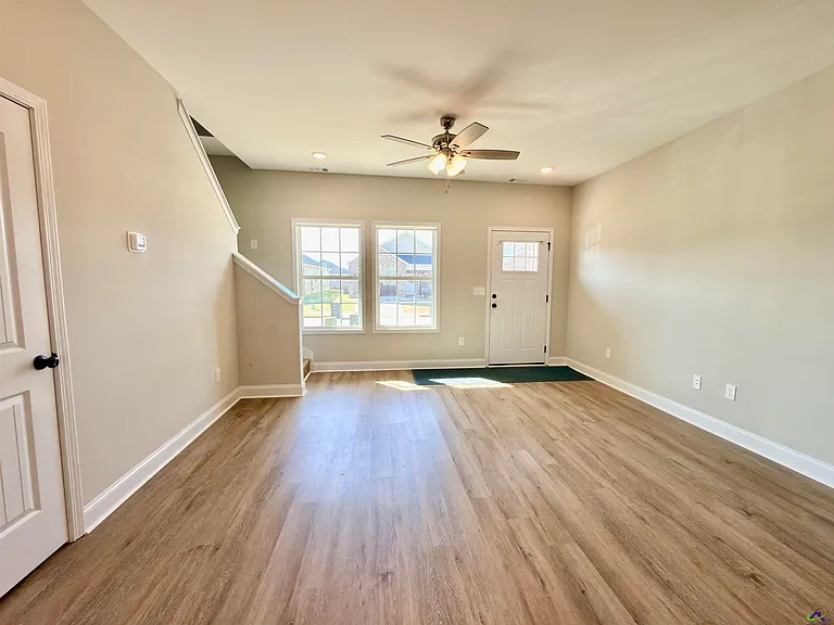 212 Beau Claire Cir — Photo 22