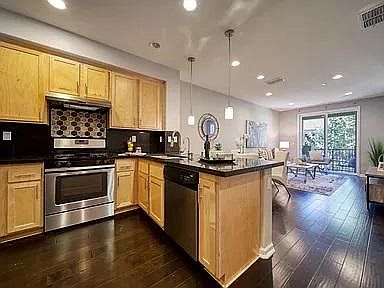 3rd image of 1257 Coyote Creek Way