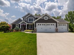 2480 Cedar West Dr, Jenison, MI 49428