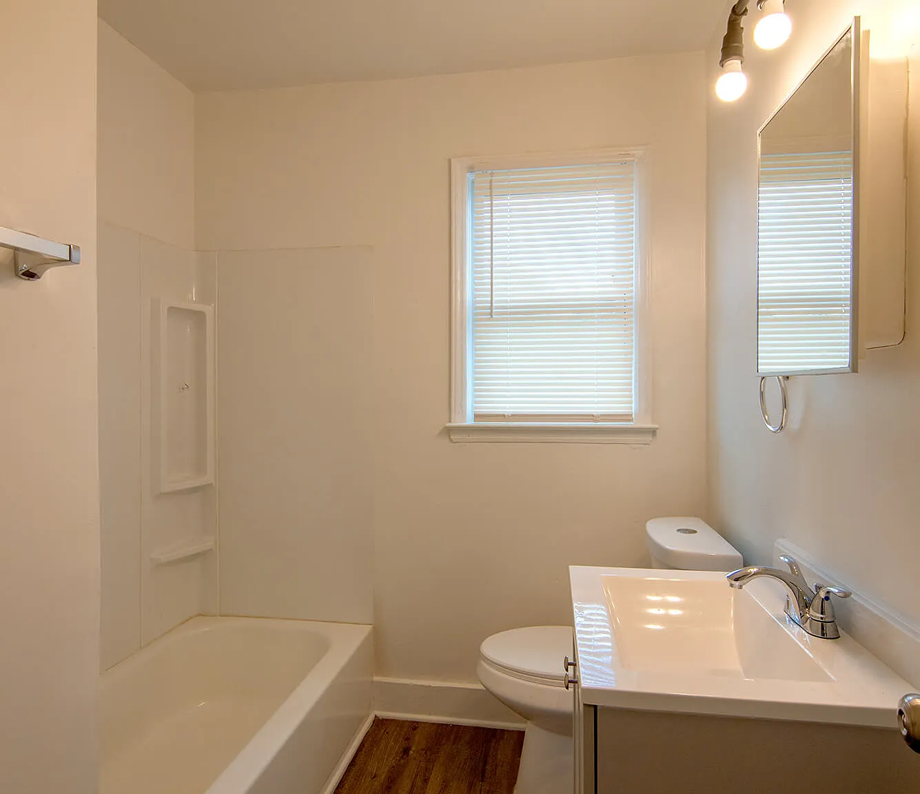 2 bed, 700 sqft, $1,395 — Photo 2
