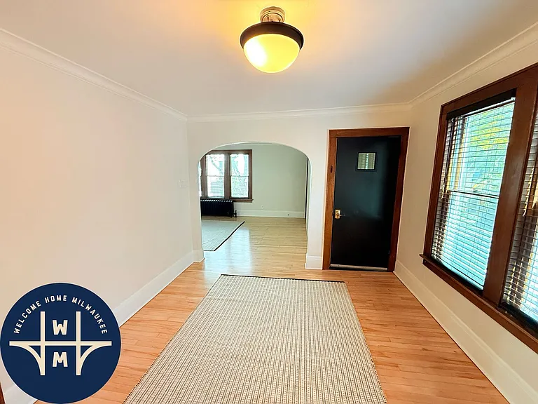 2333 N Cramer St #UPPER — Photo 2