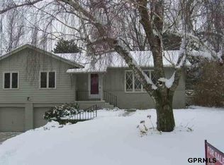 10461 S Valley St, Omaha, NE 68124