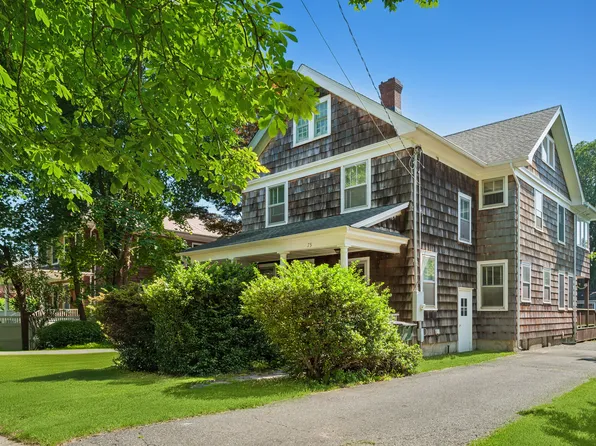 75 Lewis St, Southampton, NY 11968