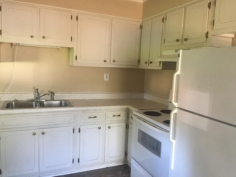 963 Laurel Ave — Photo 11