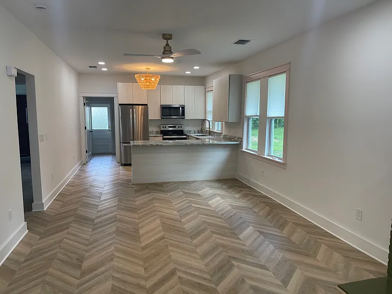 919 E Patterson St — Photo 14