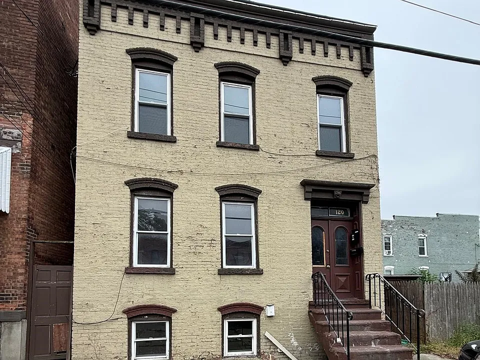 120 Jefferson St #3