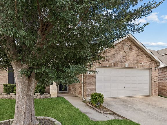 2nd image of 4541 Lacebark Ln