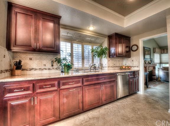 4th image of 1219 N Navarro Pl