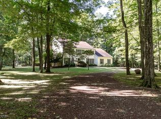 5 Pleasant Grove Rd, Long Valley, NJ 07853