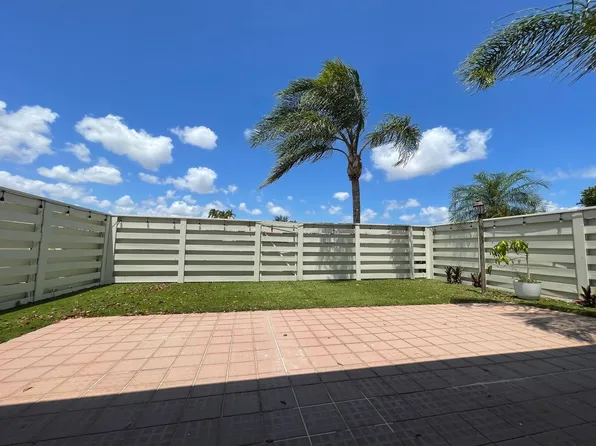 6805 Barbarossa St, Boca Raton, FL 33433