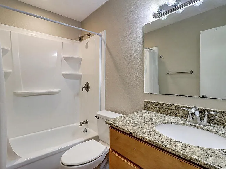 1011 Ennis Joslin 234 — Photo 34