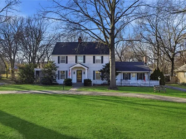 6724 Broadmoor St, Overland Park, KS 66204