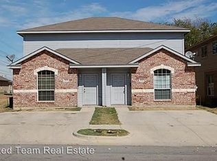 2124 We Roberts St, Grand Prairie, TX 75051