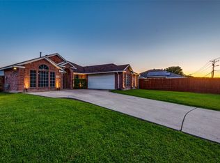 500 E Parkerville Rd, Desoto, TX 75115