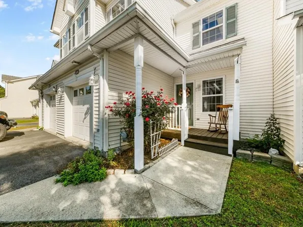 158 Pinebrook Drive, Hyde Park, NY 12538