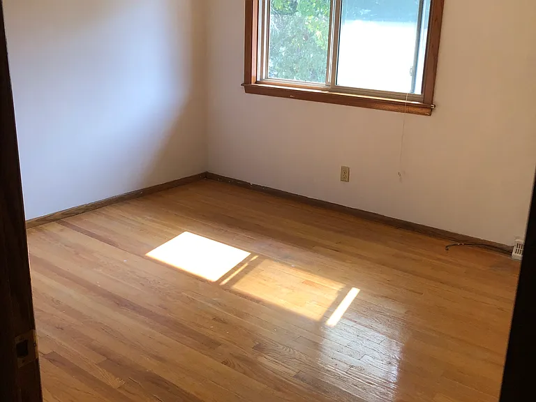 Upstairs 2nd bedroom