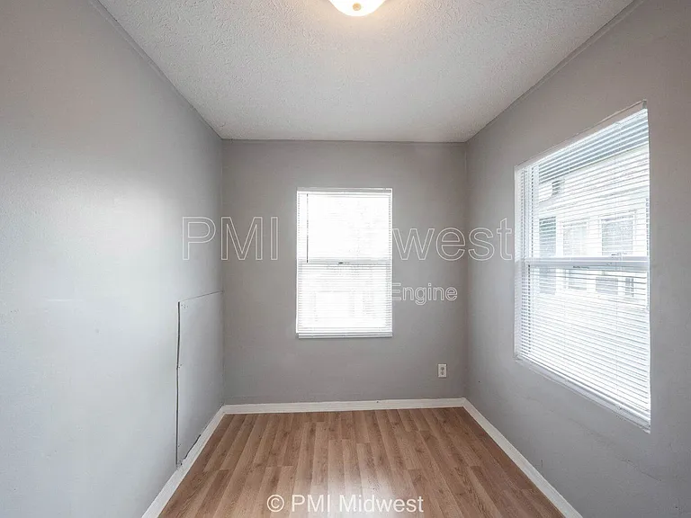 3413 N Capitol Ave — Photo 13