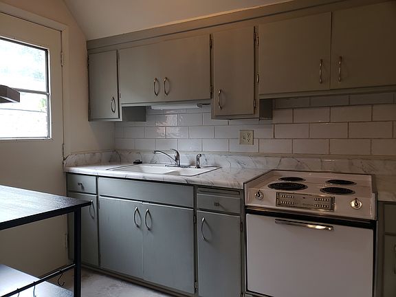 5th image of 111 E Gilman St #2