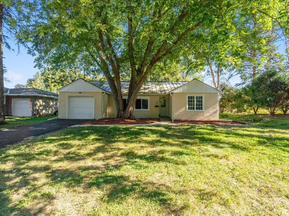 2222 Burma Ln, South Saint Paul, MN 55075