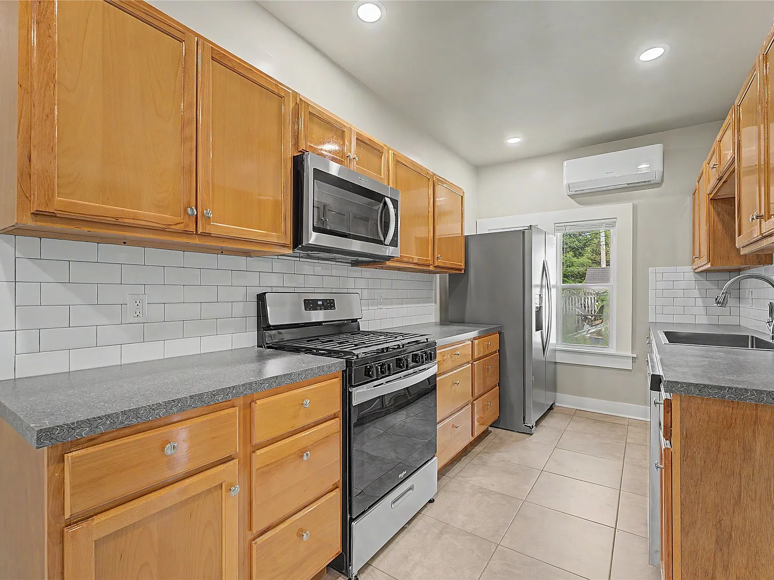 1 bed, 1.0 bath, 2148 sqft, $1,000 — Photo 4