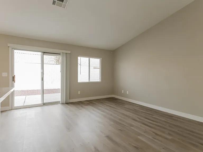 1212 Autumn Ridge Cir — Photo 5