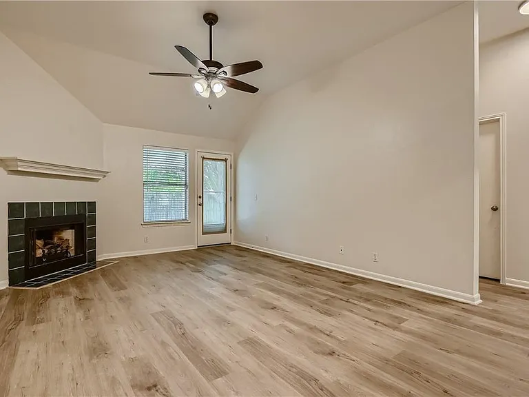 102 Osage Ct — Photo 6