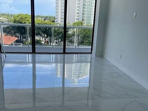 5th image of 20505 E Country Club Dr APT 637