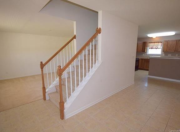 3rd image of 121 Wood Hollow Ct
