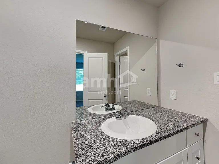 9978 Sarrebourg St — Photo 10