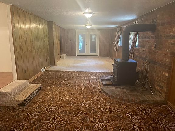 3rd image of 723 Godsey Ln