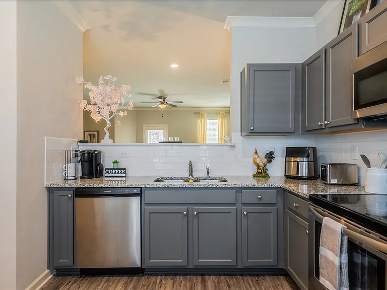 2514 Piering Dr — Photo 10