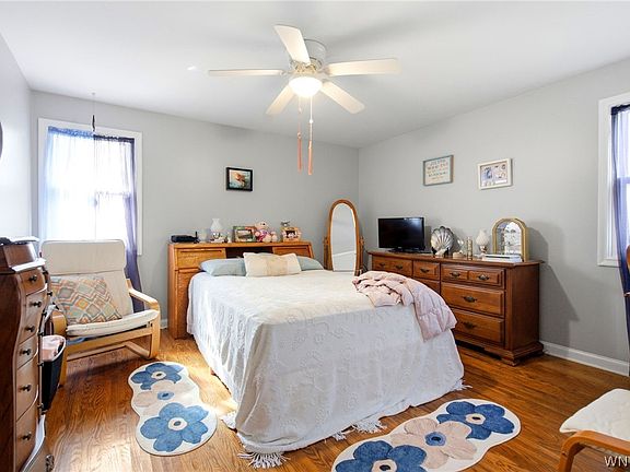5th image of 38 Meadow Lea Dr