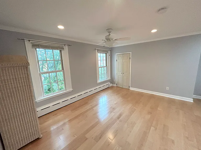 113 Catharine St #3 — Photo 8