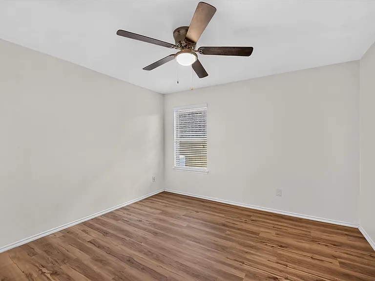 1304 Pampa Grass Dr — Photo 12