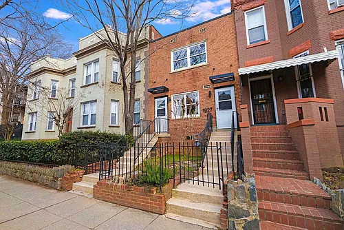 1927 1st St NW #A Photo 1