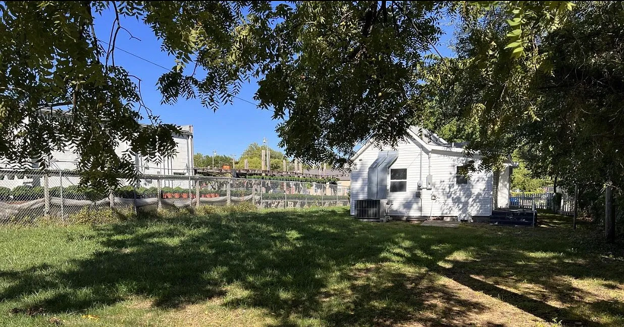 3 bed, 1028 sqft, $1,150 — Photo 3