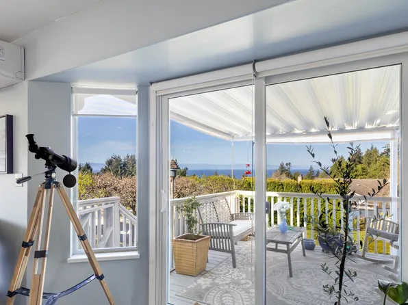 5007 Laurel Ave, Sechelt, BC V7Z 0B9