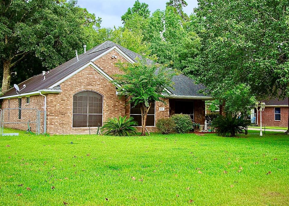 1st image of 1006 Fairbanks Dr
